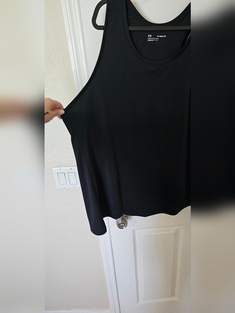Under Armour Black Racerback Performance Tank - Picture 3 of 6